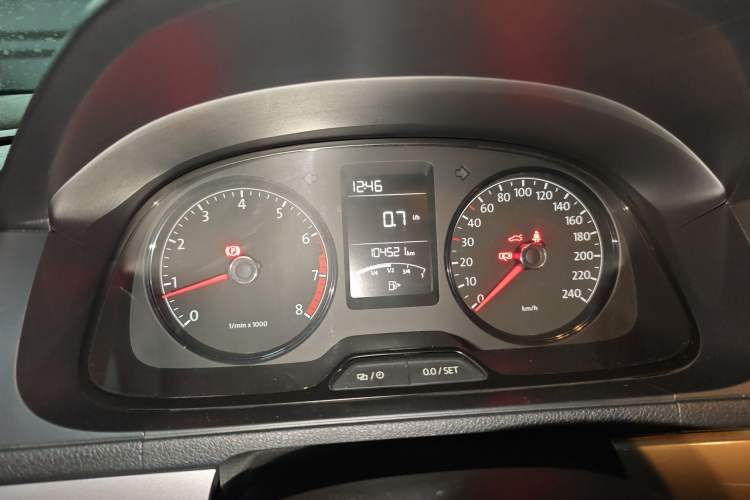 Used Volkswagen Gran Lavida 2013 1.6L Manual Fashion Model Instrument Cluster