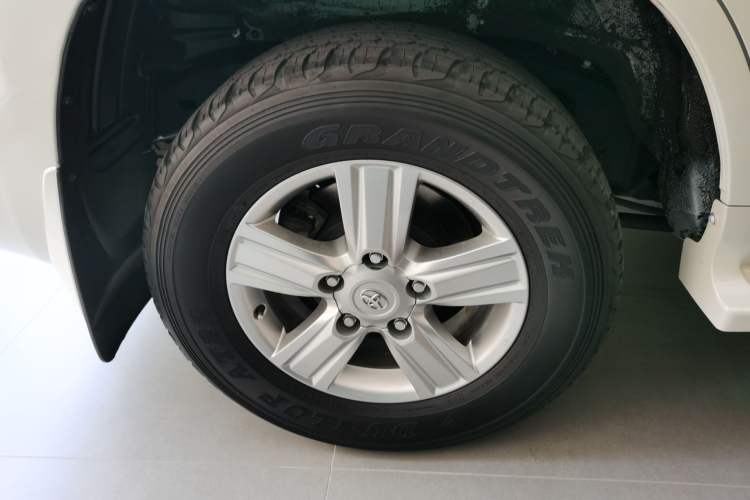 Used Toyota Land Cruiser 2015 4.6L V8 Low-Power Version Middle East Edition