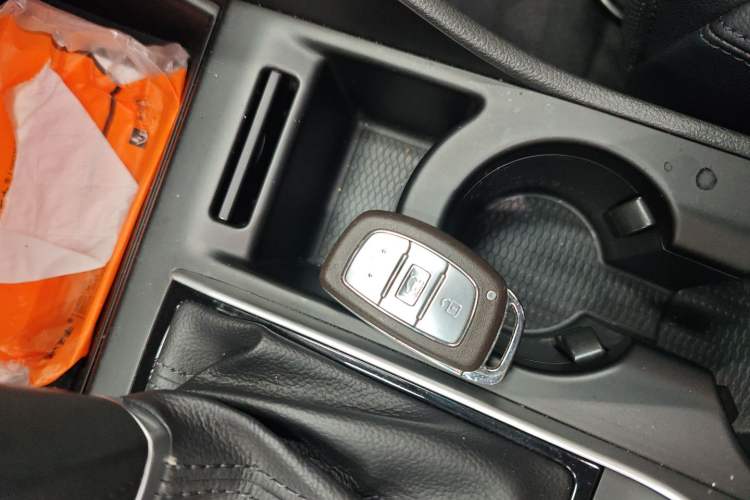 Used Hyundai Tucson 2015 2.0L Automatic Two-Wheel Drive Smart Version