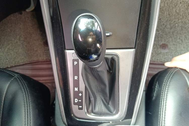 Used Hyundai Elantra (5th Generation / Langdong) 2016 1.6L Automatic Smart Version