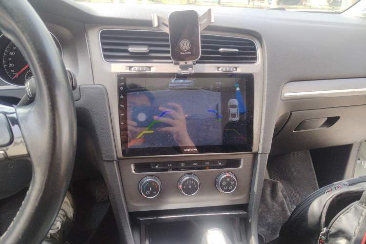 Used Volkswagen Golf 2014 1.4TSI Automatic Luxury Model Audio And AC Panel