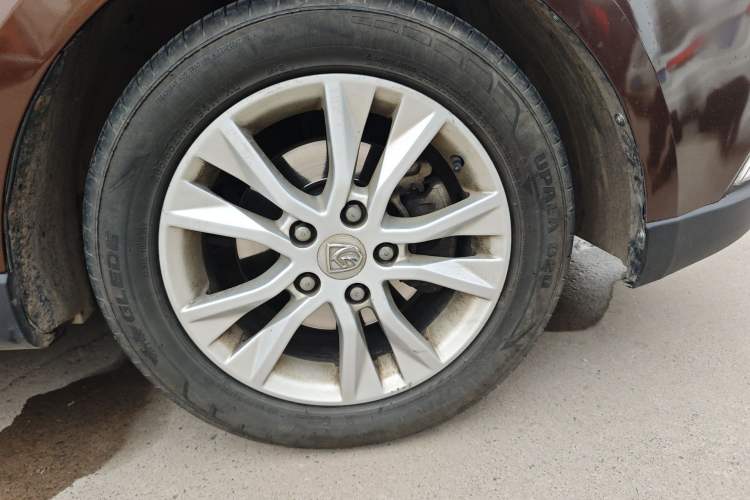 Used Baojun 730 2014 1.5L manual luxury trim 7 seats
