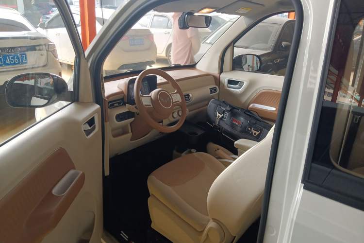 Used Wuling Hongguang MINIEV 2024 3rd Generation 215km Youth Edition Driver Seat