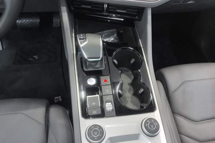 Used Volkswagen Touareg 2021 3.0 TSI Luxury Edition Black Diamond Sport Package