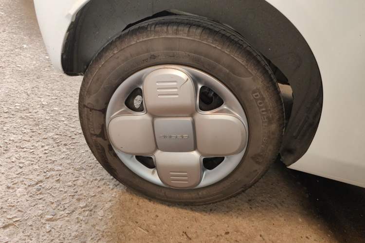 Used Geely Galaxy Panda 2025 210 km – Yuanqi Bear Right Rear Wheel Hub