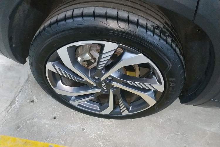 Used Geely Auto Monjaro L 2021 2.0TD DCT EVO Two-Wheel Drive Smart Luxury Version Right Rear Wheel Hub