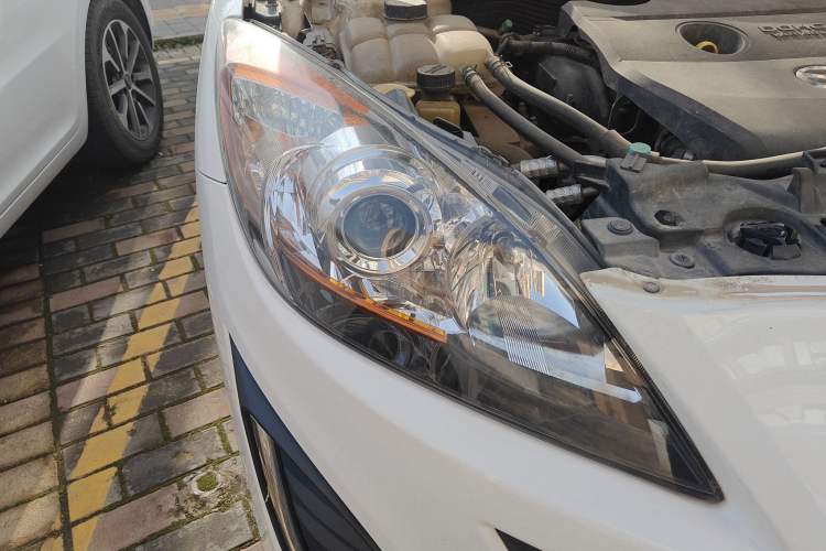 Used Mazda 3 2015 Sedan 2.0L Automatic Sport Model Right Front Headlight