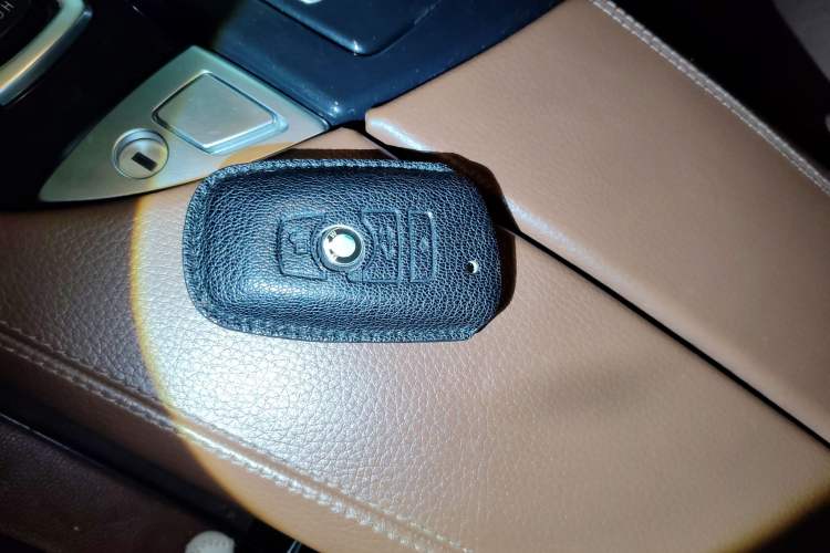 Used BMW 5 Series 2014 520Li Elegant Model
