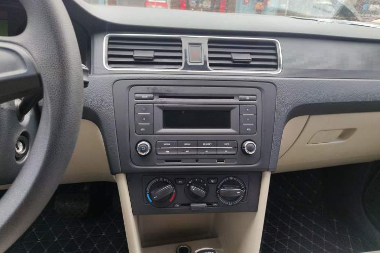 Used Skoda Rapid 2015 1.6L Automatic Smart Selection Model