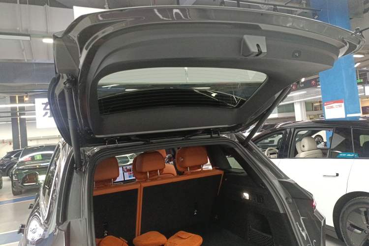 Used Li Auto L6 2025 Pro Smart Refresh Edition Trunk