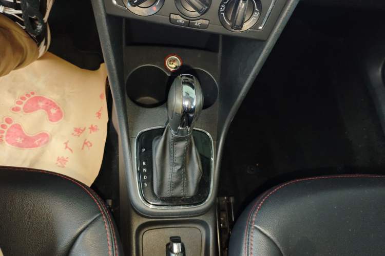 Used Volkswagen Polo 2016 1.6L Automatic Comfort Model