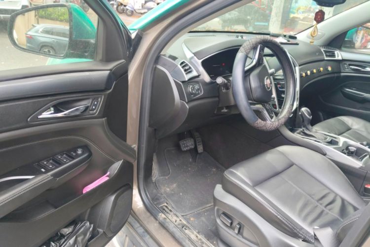 Used Cadillac SRX 2015 3.0L Comfort Version
