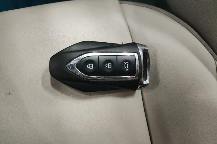 Used Zotye Domy X7 2017 Upgraded Edition 2.0T DCT Huangshan Model 7 Seats Vehicle Key