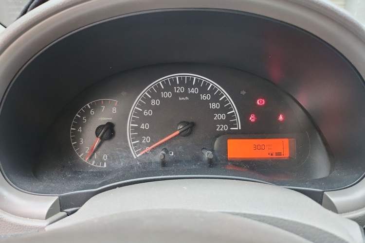 Used Nissan Sunny 2015 1.5XE Manual Comfort Edition