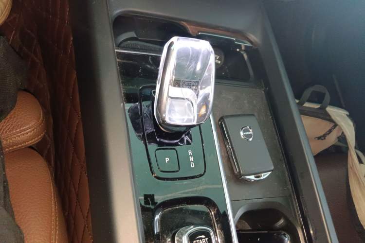 Used Volvo XC60 2024 B5 4x4 Smart Luxury Edition