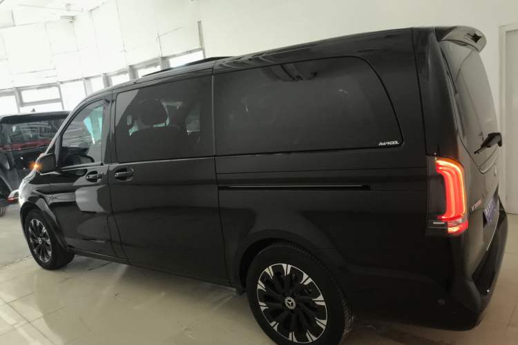 Used Mercedes-Benz V-Class 2024 V 300 Pilot Edition