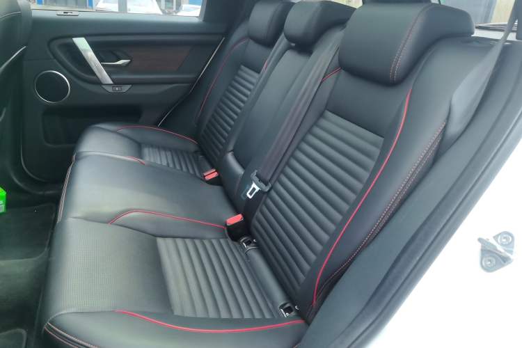 Used Land Rover Discovery Sport 2020 249 PS R-Dynamic Performance Edition Left Rear Seat