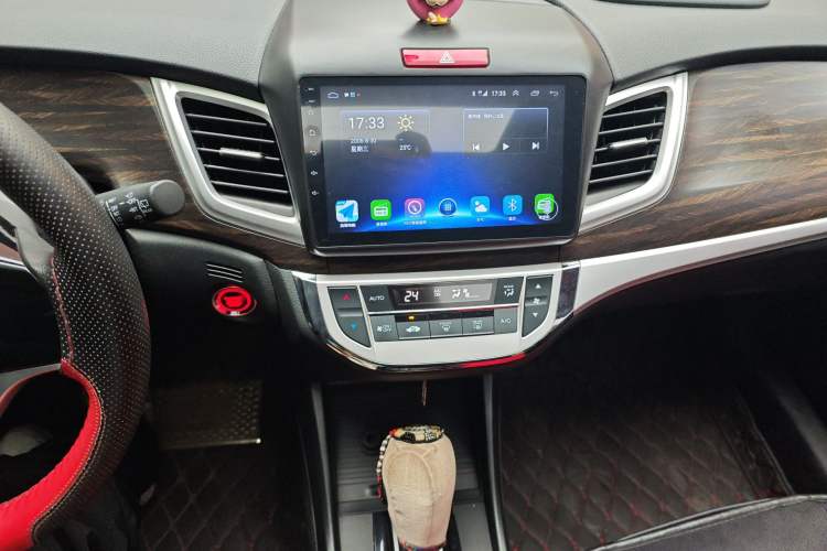 Used Honda Jade 2017 1.8L automatic Comfort version 5 seats Audio And AC Panel