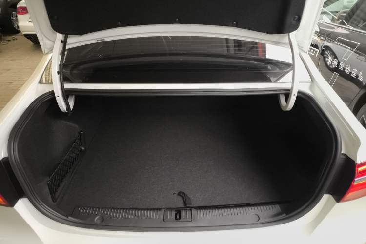 Used Roewe i6 New Energy 2017 45T Hybrid Connect & Smart Enjoyment Edition
