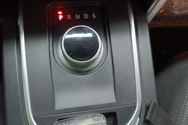 Used Land Rover Discovery Sport 2016 2.0T HSE Gear Lever