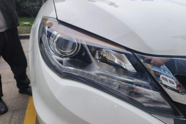 Used BYD S7 2016 1.5T Manual Luxury Edition Right Front Headlight