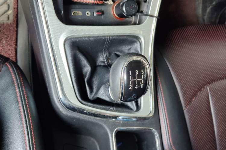 Used Baojun 560 2015 1.8L manual luxury version