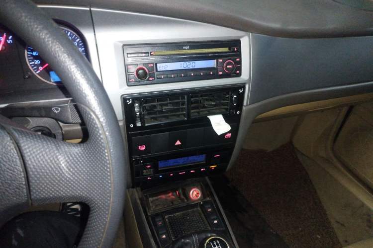 Used Volkswagen Santana Vista 2008 1.8L Manual Comfort Edition Audio And AC Panel