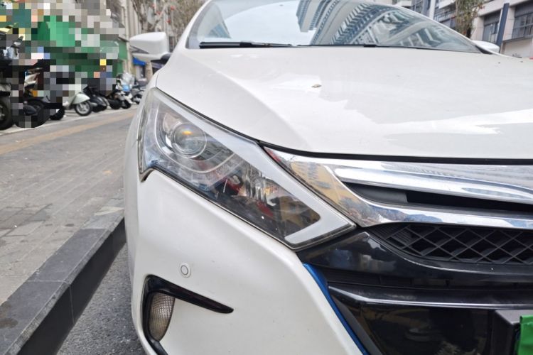 Used BYD Qin New Energy 2015 1.5T Dual-Crown Flagship Plus Edition
