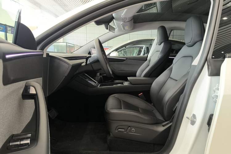 Used Tesla Model Y 2025 Rear-Wheel-Drive Version