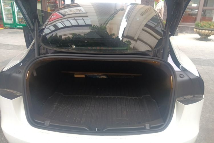 Used Tesla Model 3 2025 Rear-Wheel-Drive Version Trunk