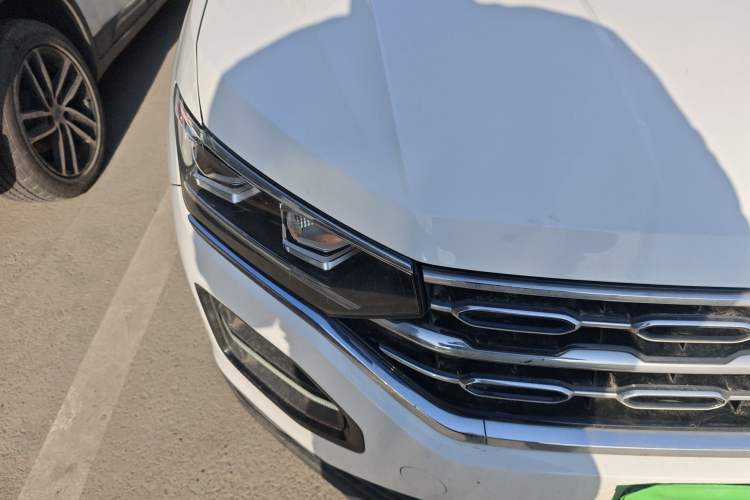 Used Volkswagen Tayron 2020 280TSI Two-Wheel Drive Luxury Connect Edition Right Front Headlight