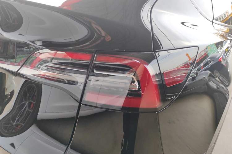 Used Tesla Model Y 2021 Standard Range Rear-Wheel Drive Version Exterior 3