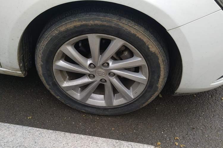 Used Buick Verano 2017 Sedan 15S Automatic Entry Model Right Front Wheel Hub