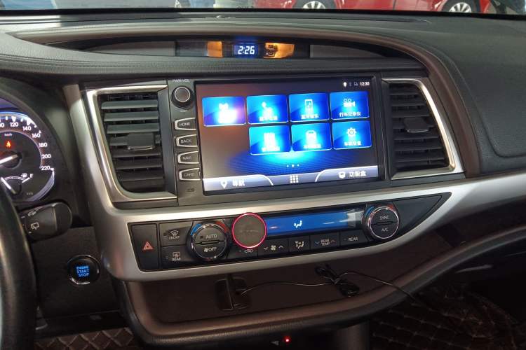 Used Toyota Highlander 2015 2.0T Four-Wheel Drive Luxury Edition 7-Seater Audio And AC Panel