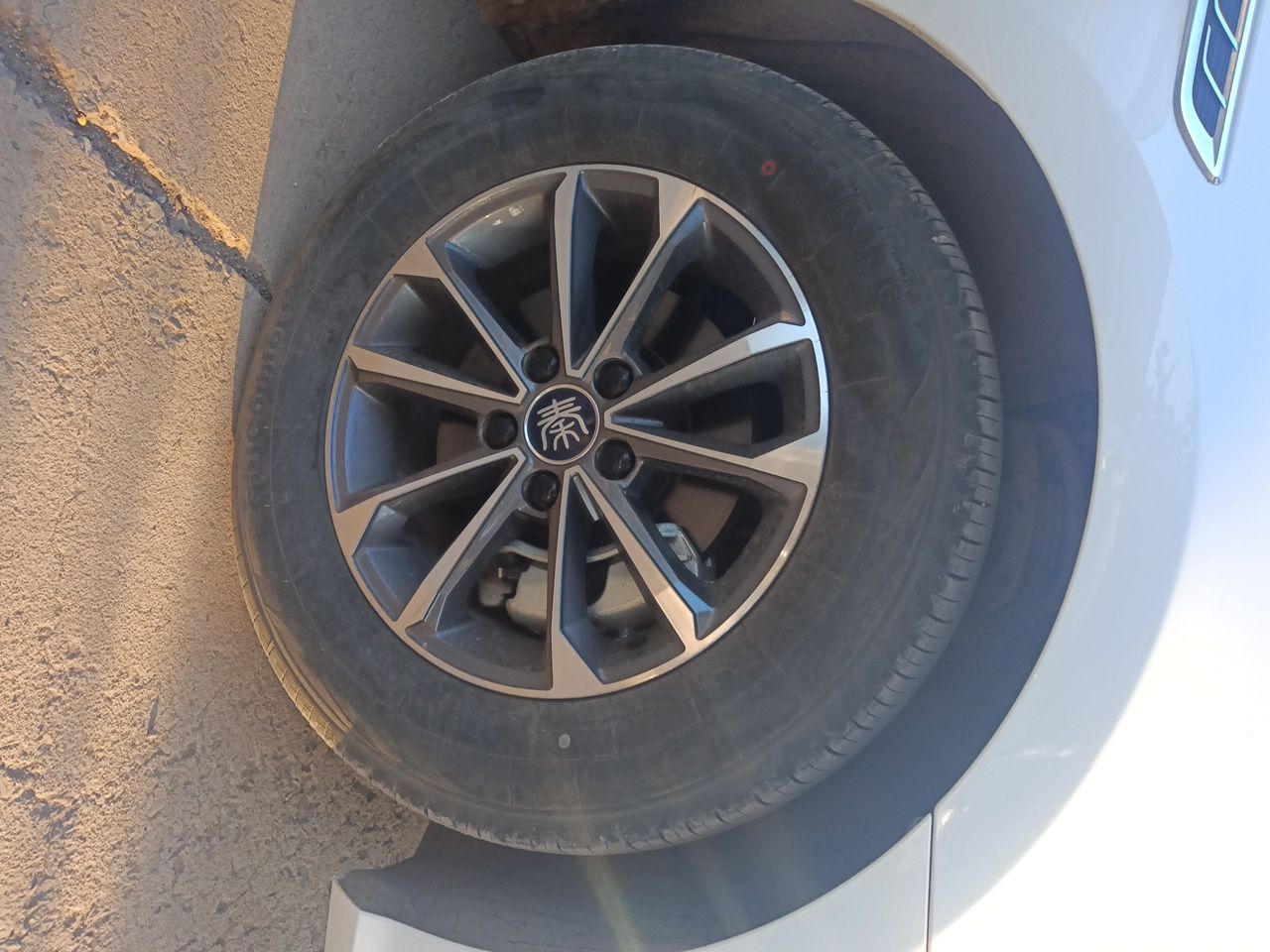 BYD Qin PLUS 2024 HONOR Edition DM-i 55KM Leading Model — снимка 8