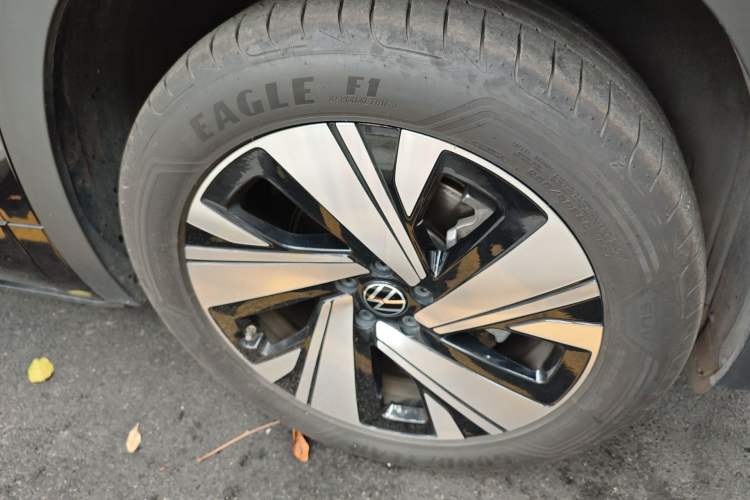 Used Volkswagen Teramont X 2024 380TSI All-Wheel Drive Longyao Edition Right Front Wheel Hub