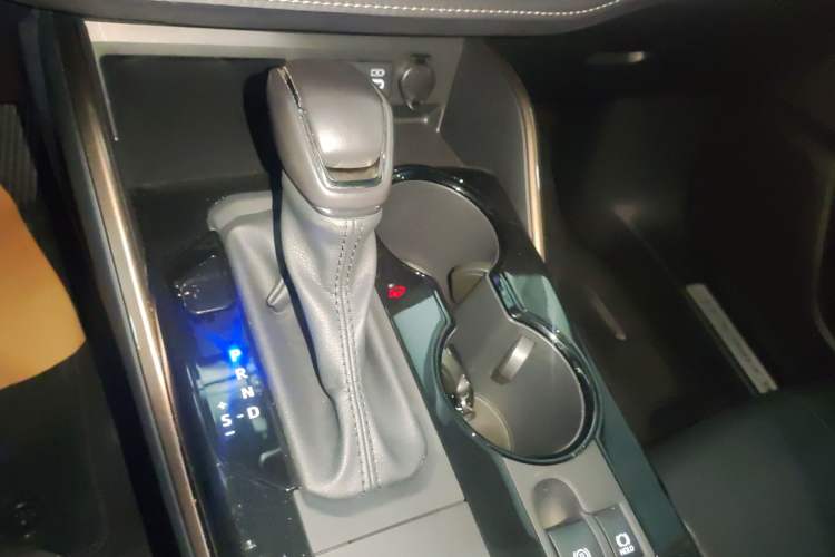 Used Toyota Highlander 2023 2.5L Smart Electric Hybrid Dual-Engine 4x4 Knight Edition 7 Seats
