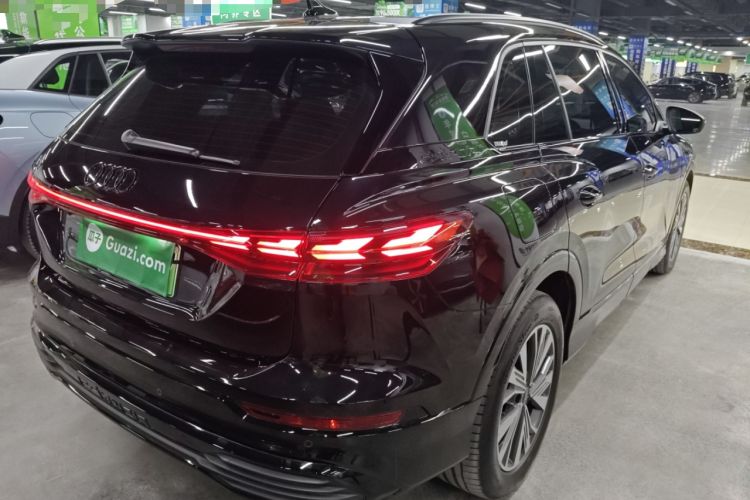 Used Audi Q5 e-tron 2023 40 e-tron Shining Edition Mecha Kit
