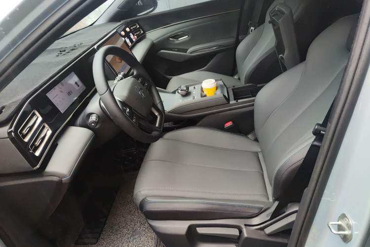 Used BYD Qin L 2025 DM-i Smart Drive 80KM Leading Model
