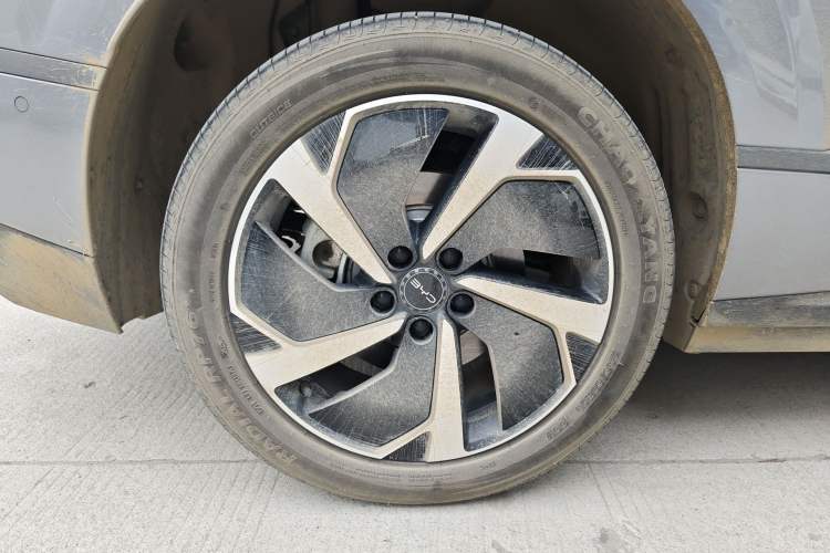 Used BYD Sealion 06 New Energy 2025 Model EV 605 Navigation Plus Edition Right Rear Wheel Hub