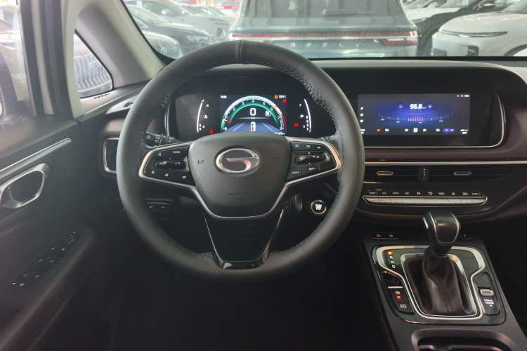 Used GAC Trumpchi M6 2021 PRO 270T DCT Luxury Edition Steering Wheel