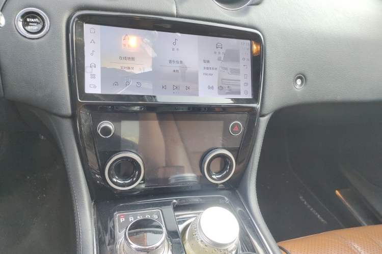 Used Jaguar XJ 
