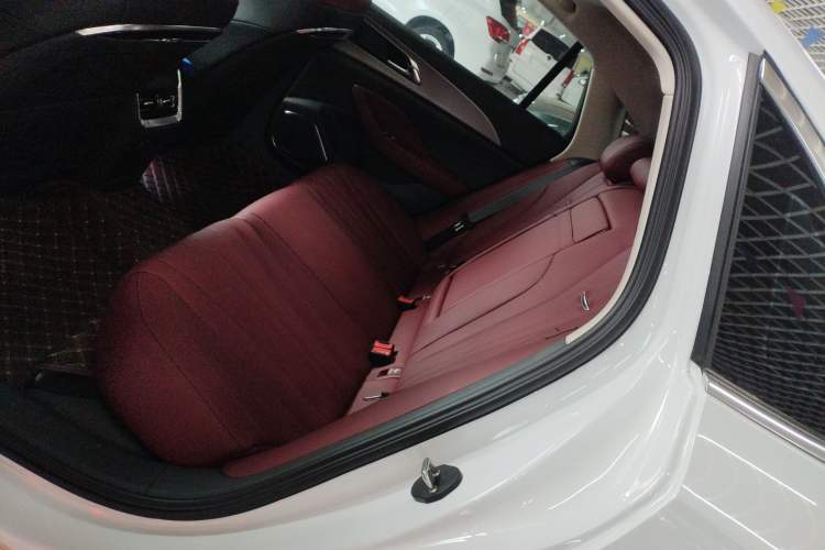 Used Hongqi H5 2024 2.0T Automatic Smart Connect Flagship Edition Left Rear Seat