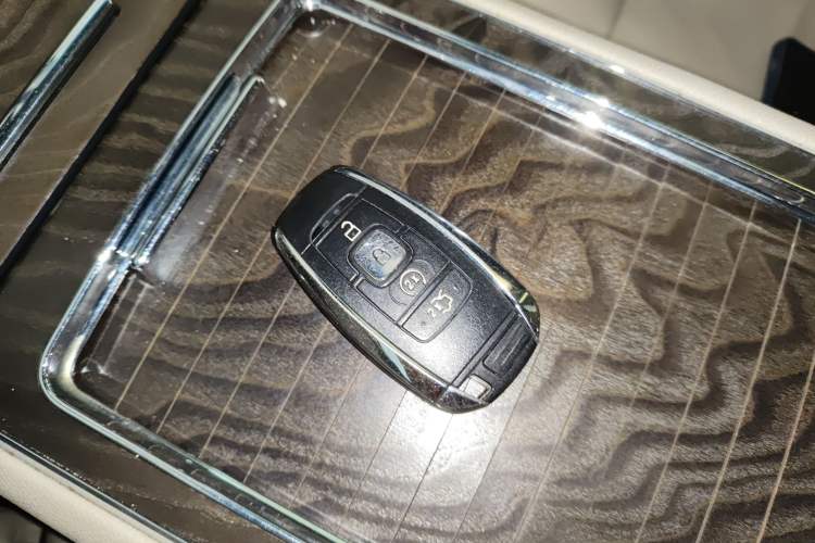 Used Lincoln Continental 2017 2.0T Two-Wheel Drive Prestige Edition Vehicle Key