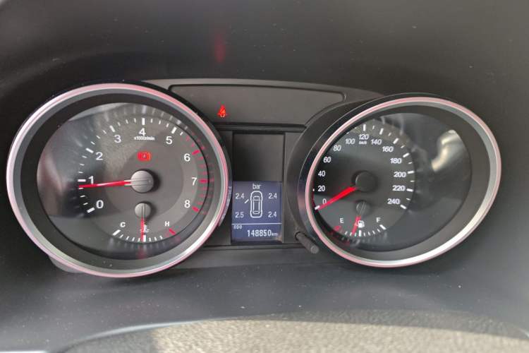 Used Haval H6 2015 Revised Version Sport Edition 1.5T Manual Transmission Two-Wheel Drive Elite Grade
