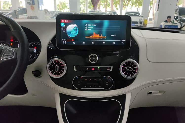 Used Mercedes-Benz Vito 2021 2.0T Elite Version 7 Seats