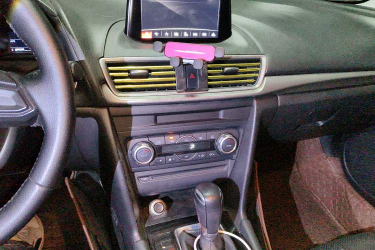 Used Mazda Mazda 3 Axela 2017 Sedan 1.5L Automatic Luxury Model China VI Standard