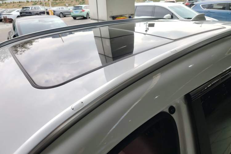 Used JETOUR X70 PLUS 2023 1.5T DCT Brave PLUS 7-Seater
