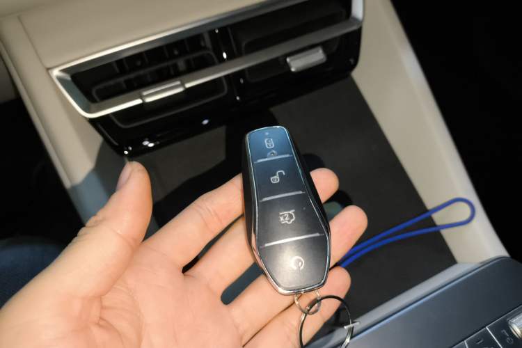 Used BYD Tang L 2025 DM 215KM LiDAR Flagship Model