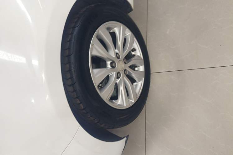 Used Buick GT 2021 Revised Version Flagship 1.5L Automatic Elite Edition Left Front Wheel Hub